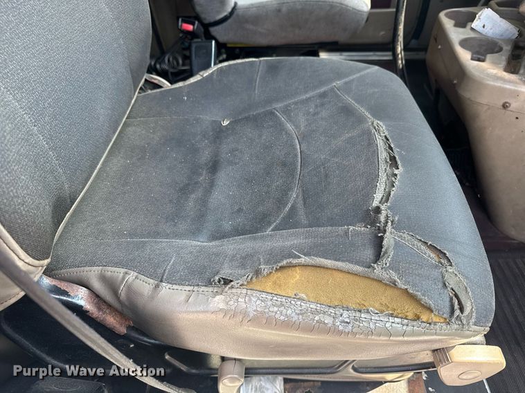 image for item DW1988 2007 International 9400I semi truck