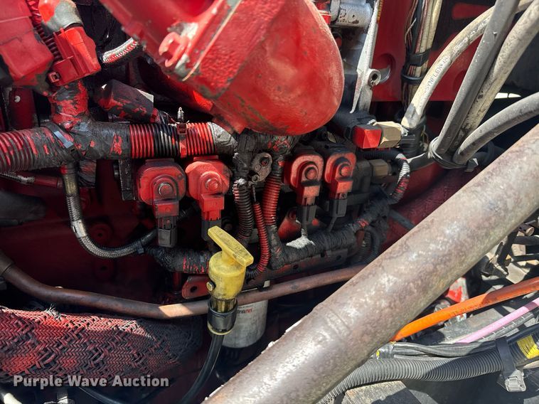 image for item DW1988 2007 International 9400I semi truck