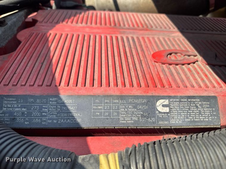 image for item DW1988 2007 International 9400I semi truck