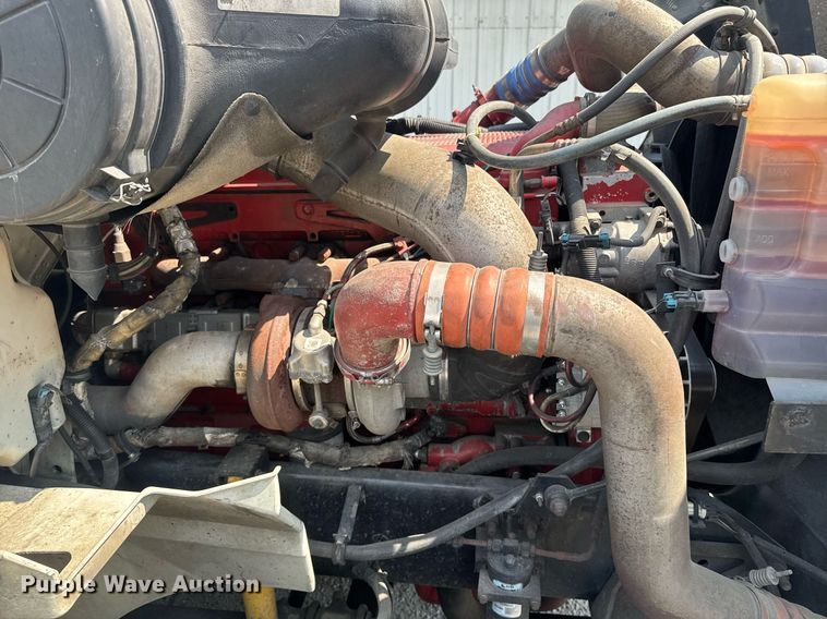 image for item DW1988 2007 International 9400I semi truck