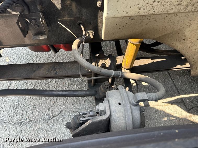 image for item DW1988 2007 International 9400I semi truck