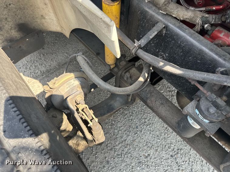 image for item DW1988 2007 International 9400I semi truck