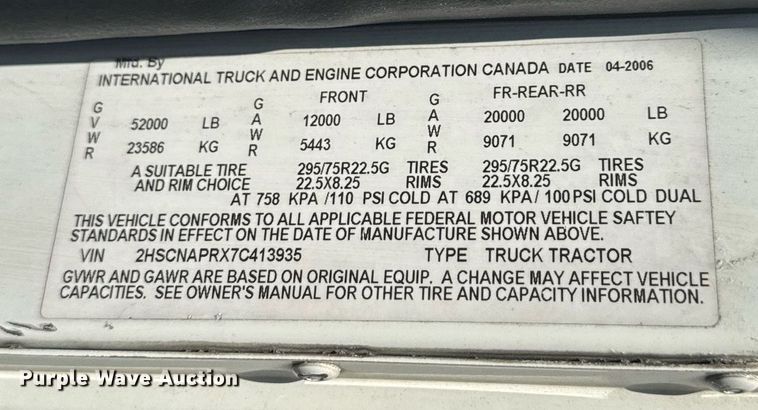 image for item DW1988 2007 International 9400I semi truck