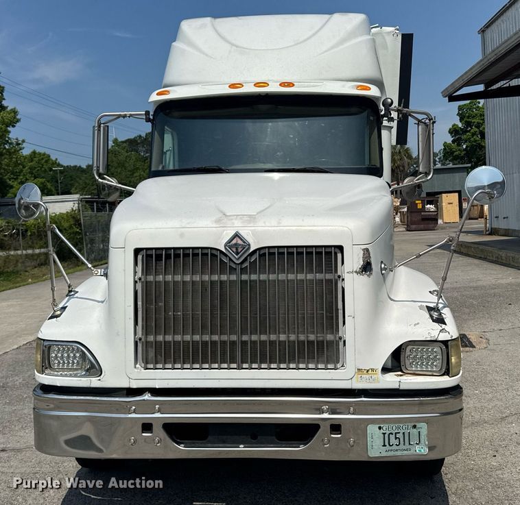 image for item DW1989 2007 International 9400I semi truck