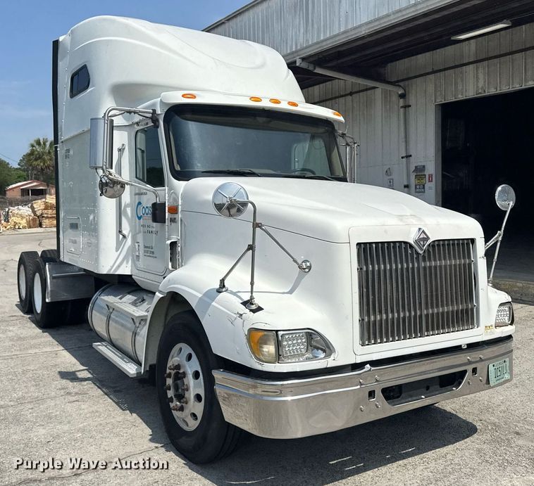 image for item DW1989 2007 International 9400I semi truck