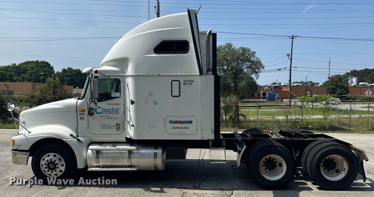 image for item DW1989 2007 International 9400I semi truck