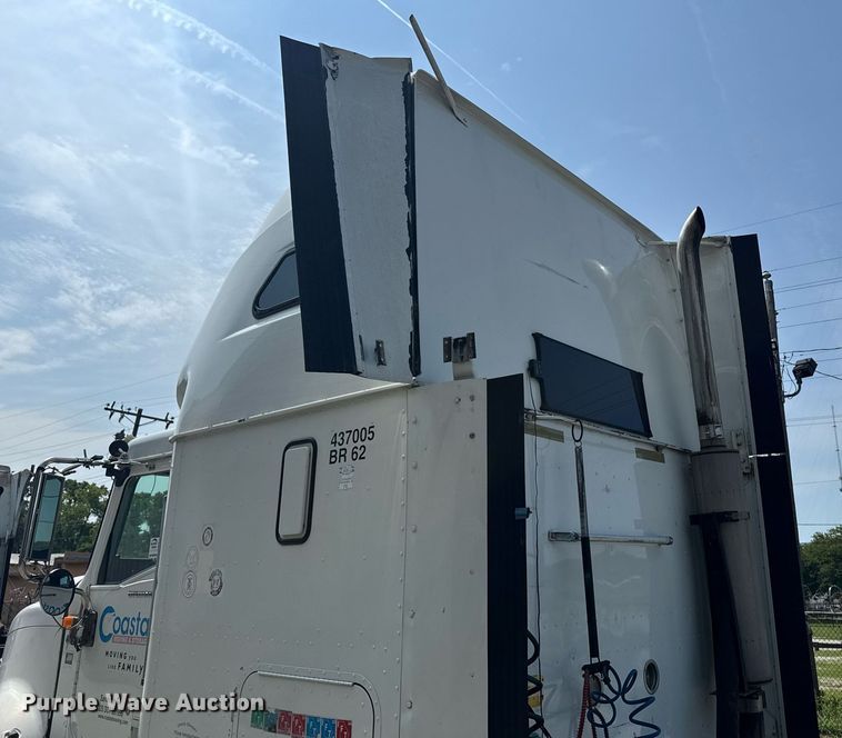 image for item DW1989 2007 International 9400I semi truck