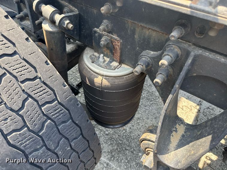 image for item DW1989 2007 International 9400I semi truck