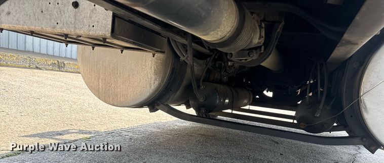 image for item DW1989 2007 International 9400I semi truck