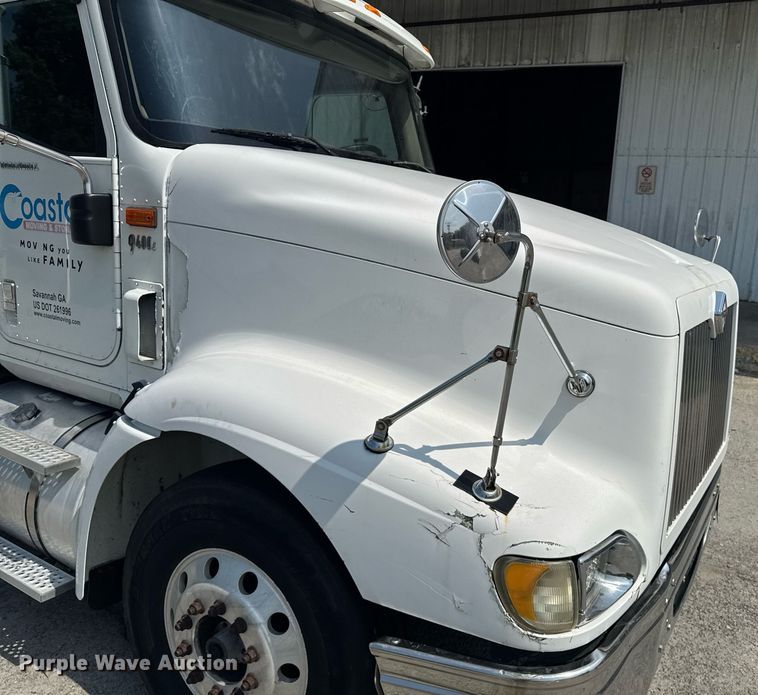 image for item DW1989 2007 International 9400I semi truck