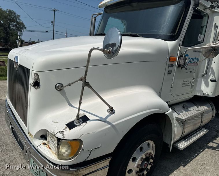 image for item DW1989 2007 International 9400I semi truck