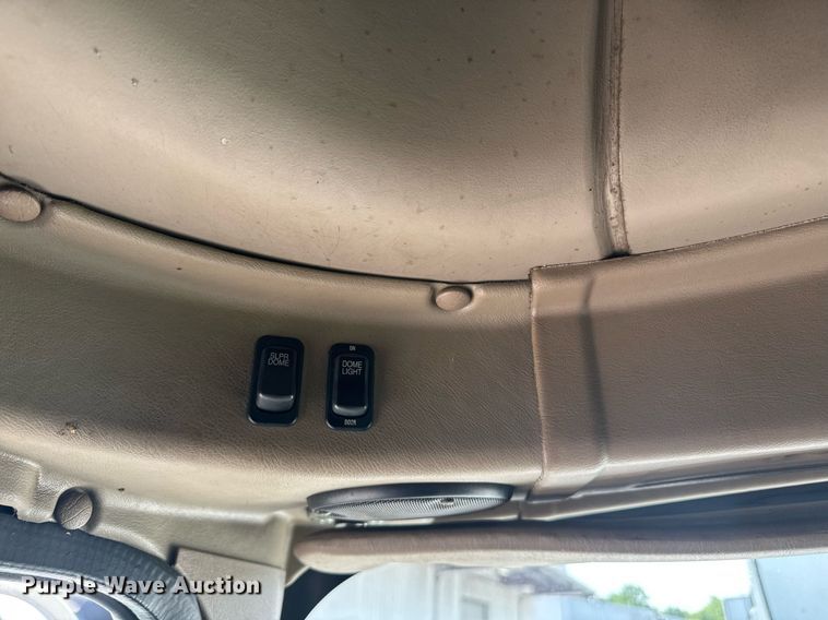 image for item DW1989 2007 International 9400I semi truck