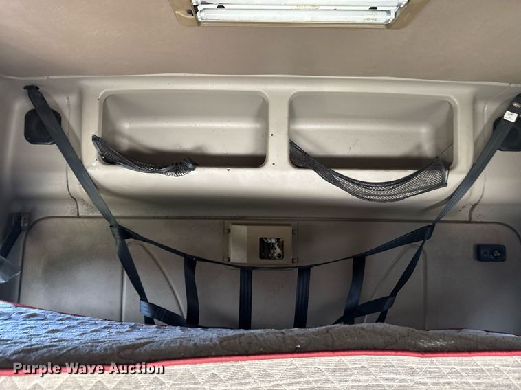 image for item DW1989 2007 International 9400I semi truck