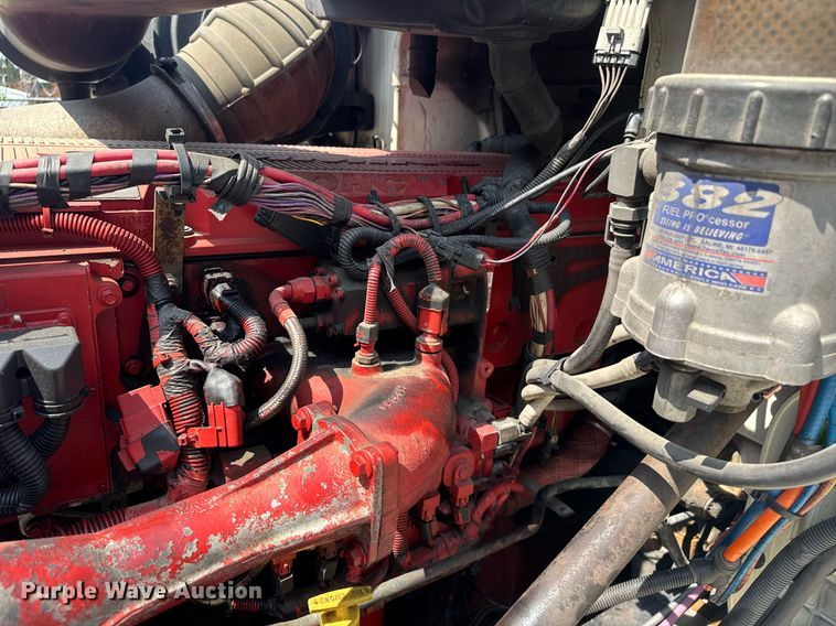 image for item DW1989 2007 International 9400I semi truck