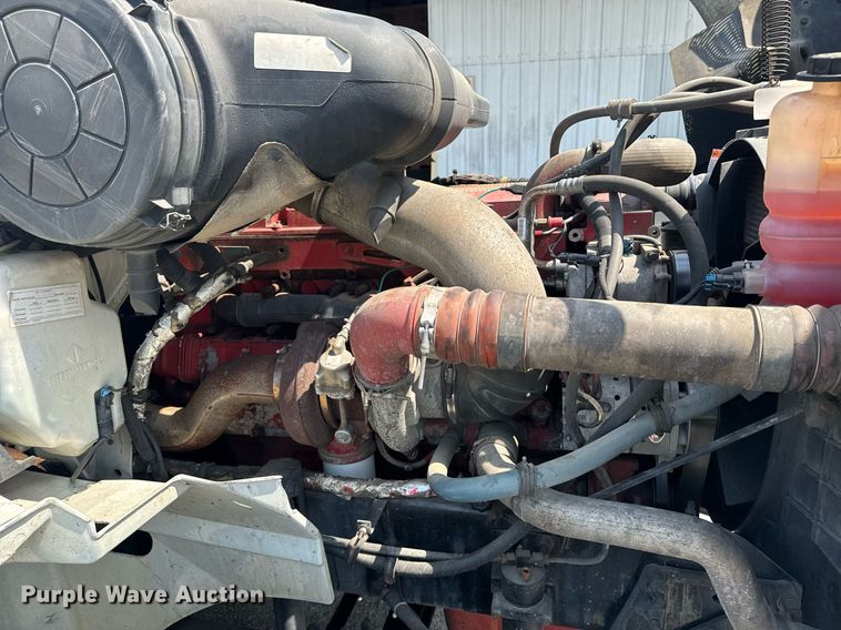 image for item DW1989 2007 International 9400I semi truck