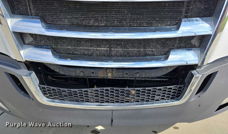 image for item DW7018 2018 Freightliner Cascadia semi truck