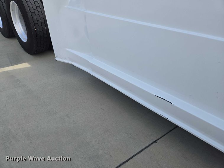 image for item DW7018 2018 Freightliner Cascadia semi truck