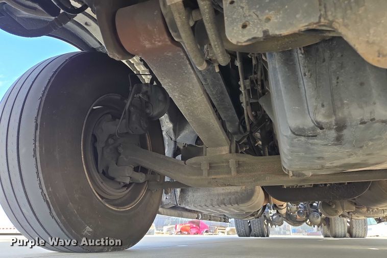 image for item DW7018 2018 Freightliner Cascadia semi truck