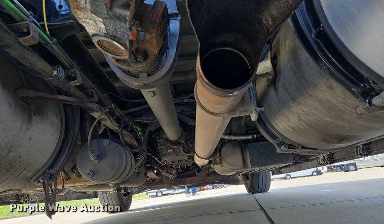 image for item DW7018 2018 Freightliner Cascadia semi truck