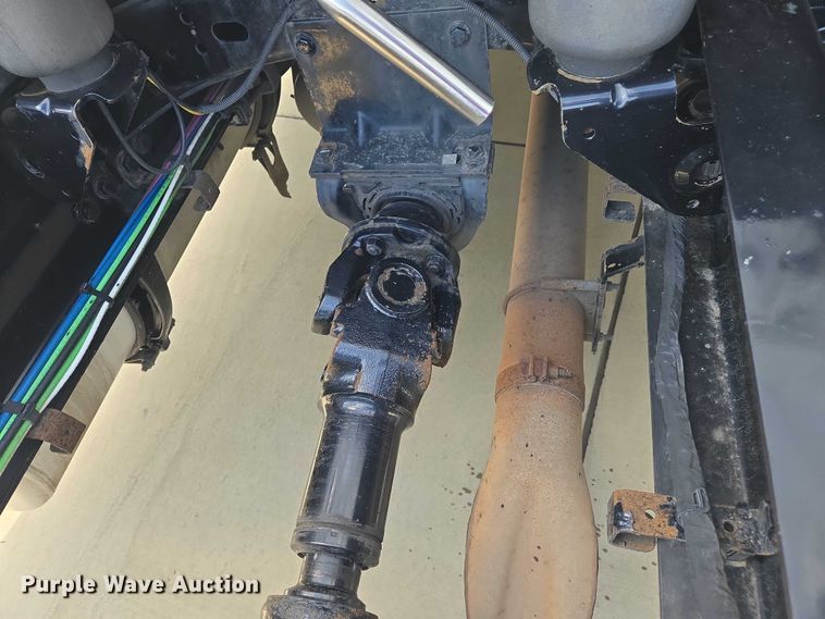 image for item DW7018 2018 Freightliner Cascadia semi truck