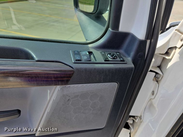 image for item DW7018 2018 Freightliner Cascadia semi truck