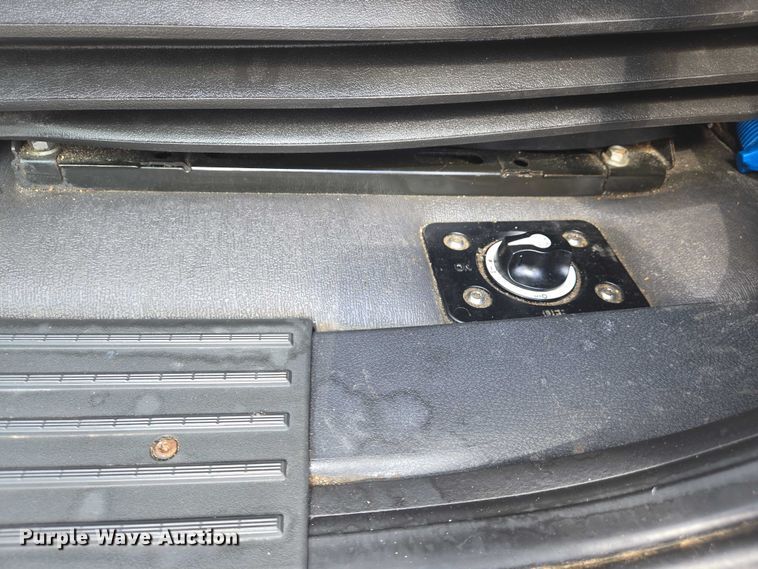 image for item DW7018 2018 Freightliner Cascadia semi truck