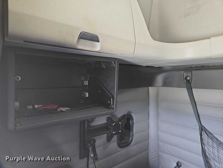 image for item DW7018 2018 Freightliner Cascadia semi truck