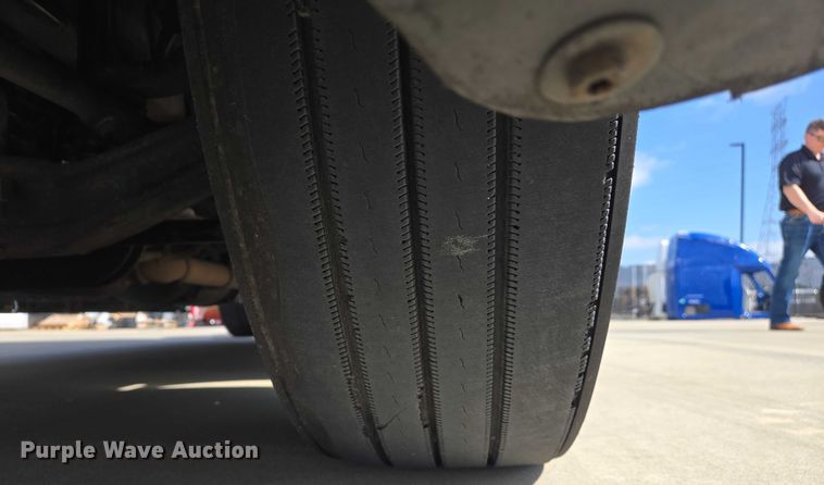 image for item DW7018 2018 Freightliner Cascadia semi truck