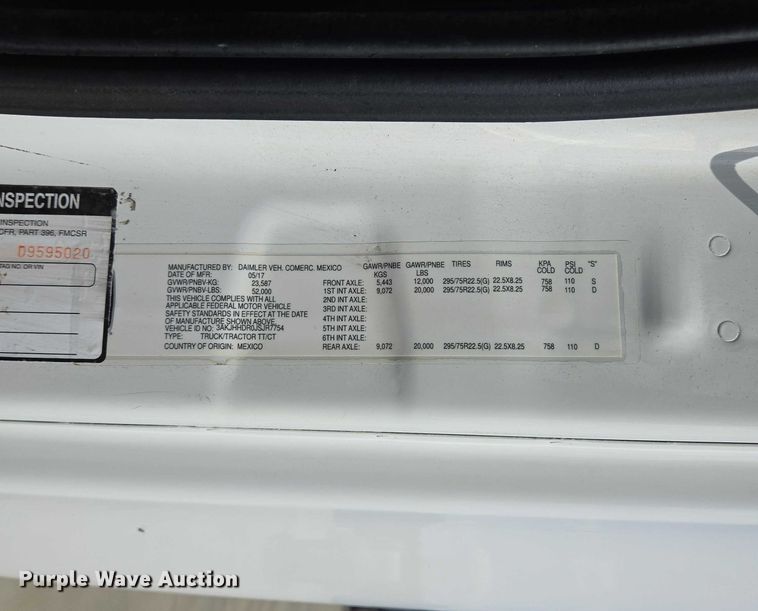 image for item DW7018 2018 Freightliner Cascadia semi truck