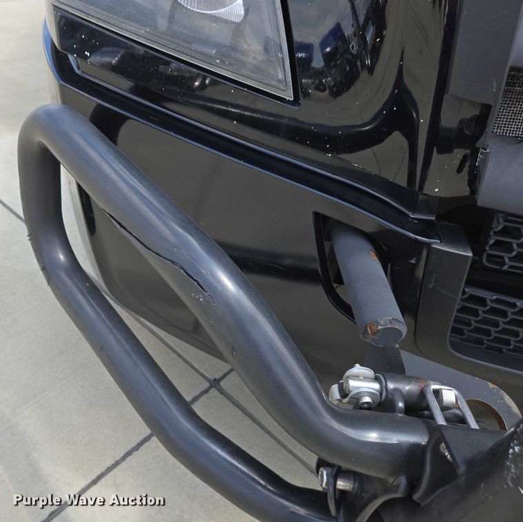 image for item DW7019 2018 Freightliner Cascadia semi truck