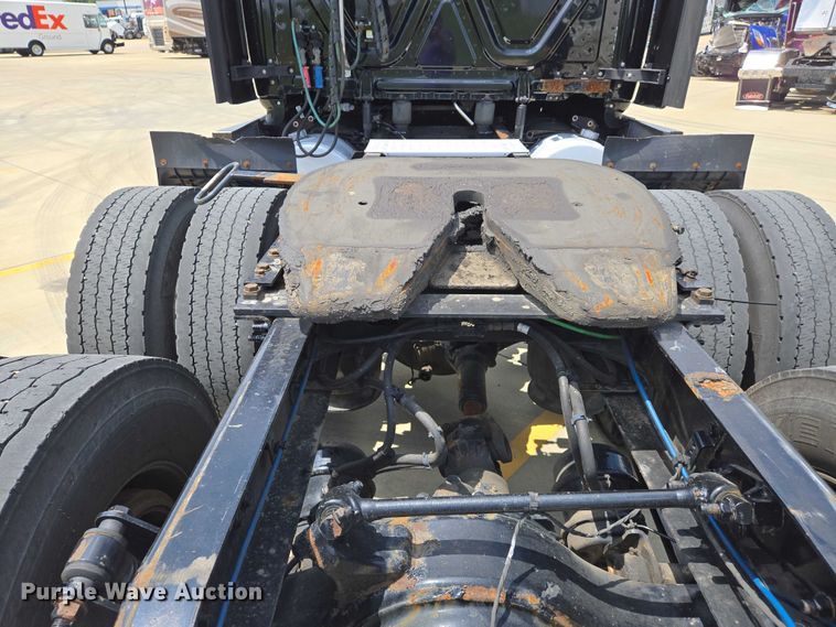 image for item DW7019 2018 Freightliner Cascadia semi truck