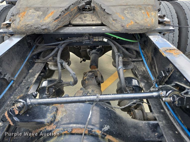 image for item DW7019 2018 Freightliner Cascadia semi truck