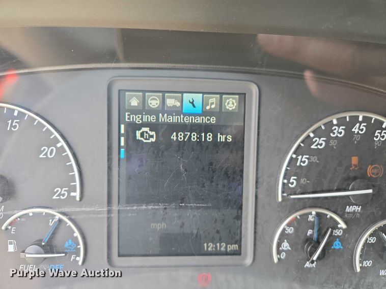 image for item DW7019 2018 Freightliner Cascadia semi truck