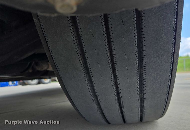 image for item DW7019 2018 Freightliner Cascadia semi truck