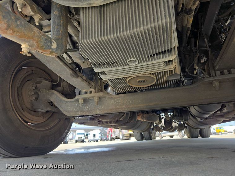 image for item DW7020 2019 Peterbilt 579 semi truck