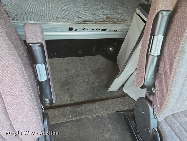 image for item DW7020 2019 Peterbilt 579 semi truck