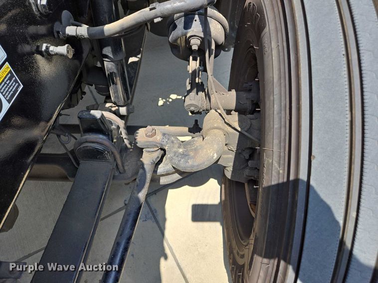 image for item DW7020 2019 Peterbilt 579 semi truck