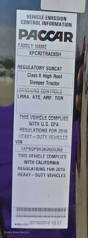 image for item DW7020 2019 Peterbilt 579 semi truck
