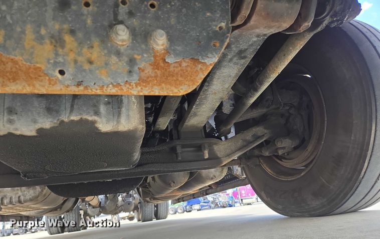 image for item DW7021 2019 Freightliner Cascadia semi truck