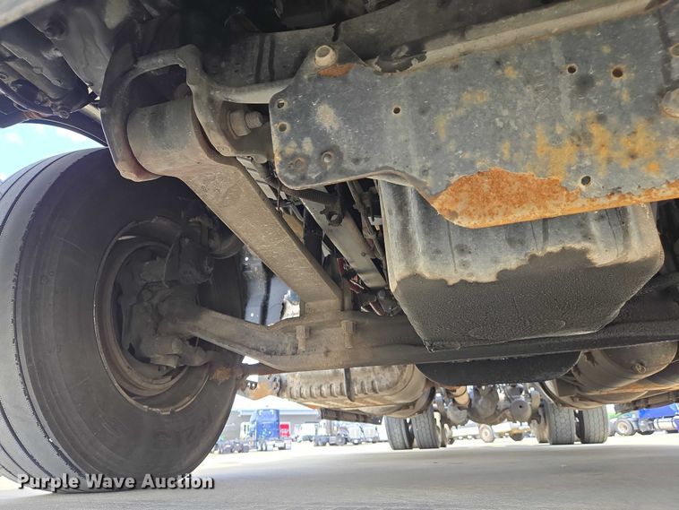 image for item DW7021 2019 Freightliner Cascadia semi truck