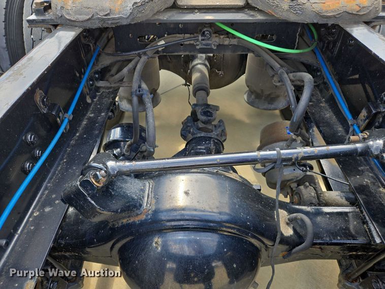 image for item DW7021 2019 Freightliner Cascadia semi truck