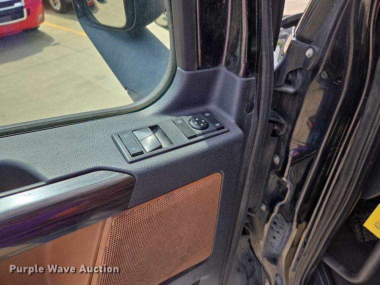 image for item DW7021 2019 Freightliner Cascadia semi truck