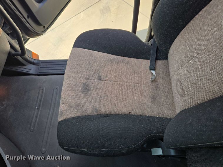 image for item DW7021 2019 Freightliner Cascadia semi truck