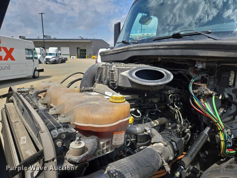 image for item DW7021 2019 Freightliner Cascadia semi truck