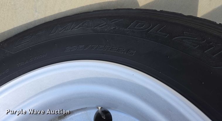 image for item DW7021 2019 Freightliner Cascadia semi truck