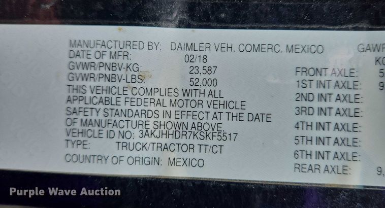 image for item DW7021 2019 Freightliner Cascadia semi truck