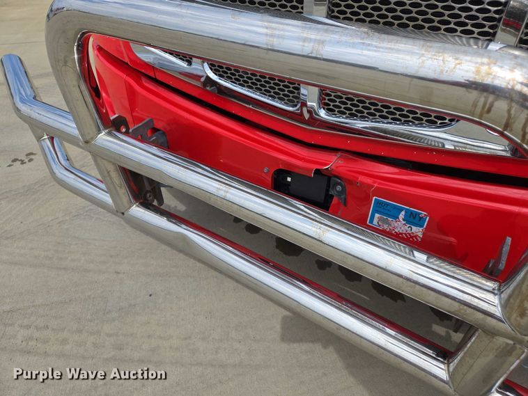 image for item DW7022 2020 Peterbilt 579 semi truck