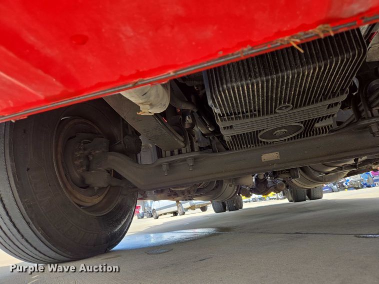 image for item DW7022 2020 Peterbilt 579 semi truck