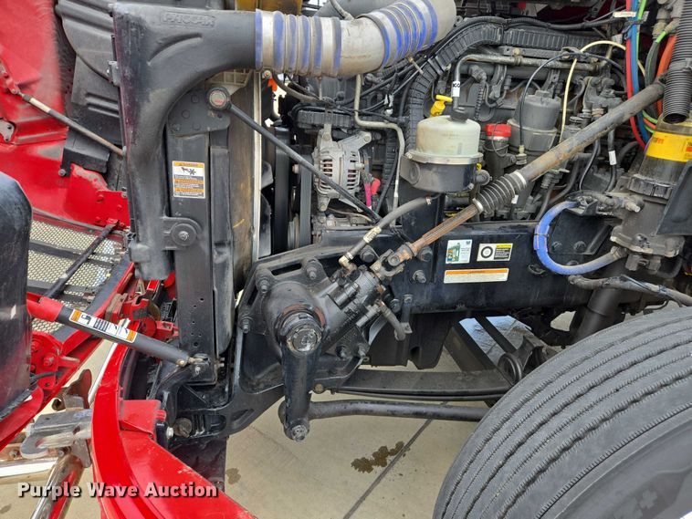 image for item DW7022 2020 Peterbilt 579 semi truck