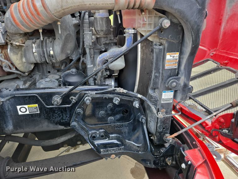 image for item DW7022 2020 Peterbilt 579 semi truck